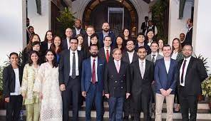 Harvard University students meet PM