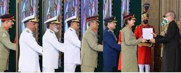 President confers military awards to armed forces officers, soldiers